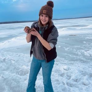 Meet your Posher, Amelia